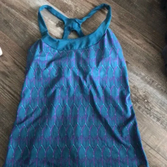 Northface top - Picture 1 of 1